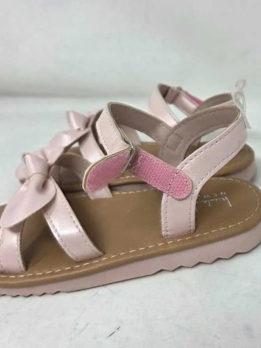 Toddler girl's 10 Nicole Miller pink strappy sandals with bow